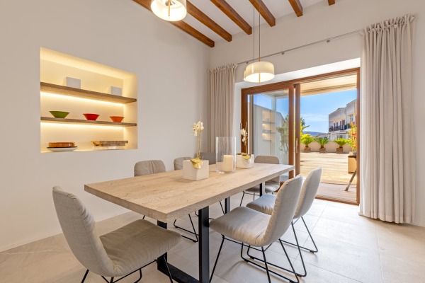 Modern apartment with a spacious terrace in the heart of Santa Maria image 6