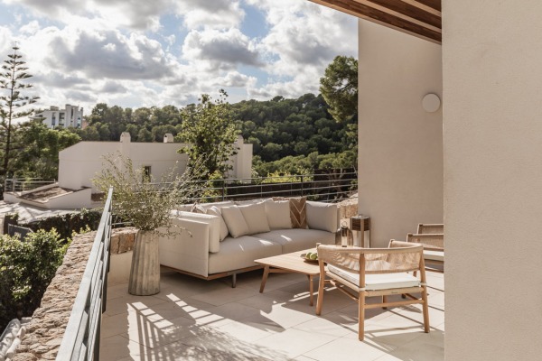 Elegant new-build apartment with private pool in Cala Mayor image 5