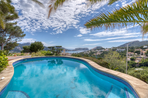 Villa with stunning views of the harbor and the sea in Port Andratx image 2