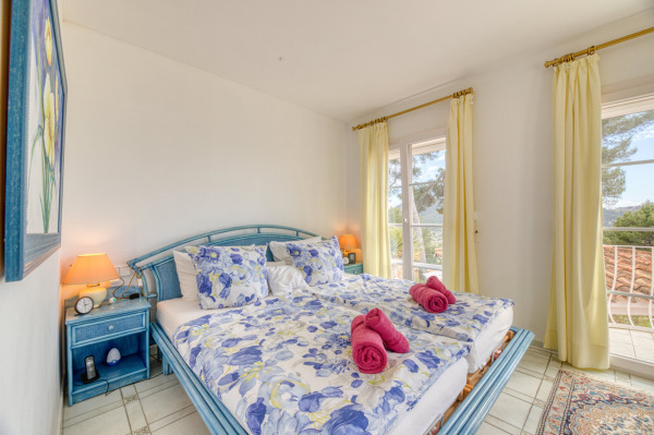 Villa with stunning views of the harbor and the sea in Port Andratx image 9