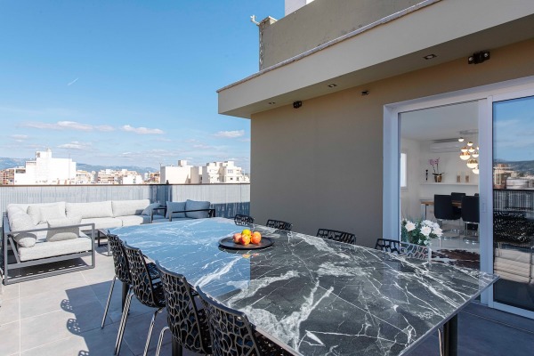 Modern renovated penthouse in a central location in Palma de Mallorca image 2