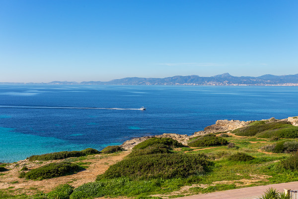 Mediterranean townhouse with beautiful sea views and private pool image 2