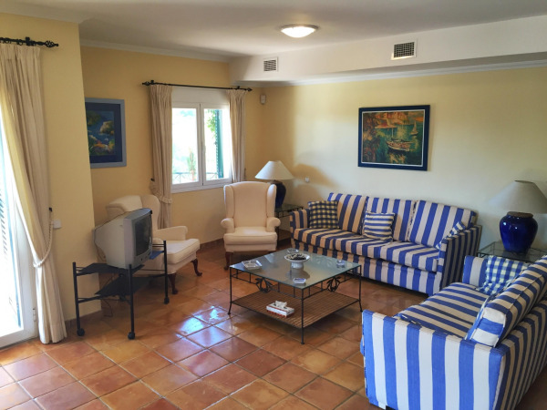 Mediterranean townhouse with beautiful sea views and private pool image 5