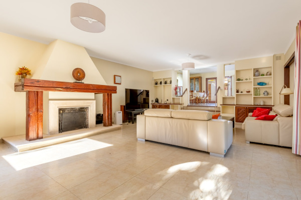 Mediterranean villa with a beautiful garden and plenty of privacy in Palmanova image 5