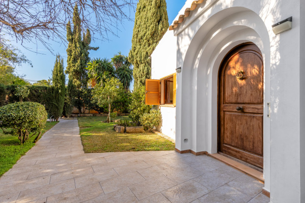 Mediterranean villa with a beautiful garden and plenty of privacy in Palmanova image 12
