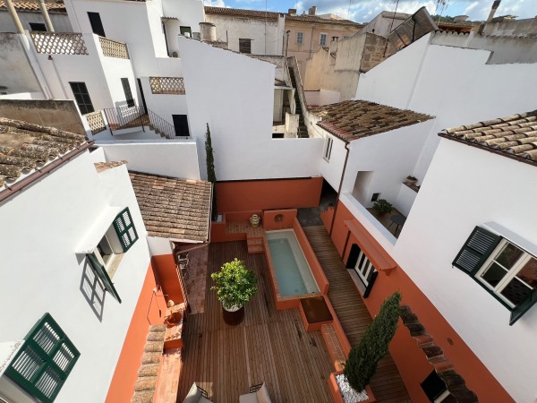 Historic townhouse for sale in Felanitx with license for holiday rental