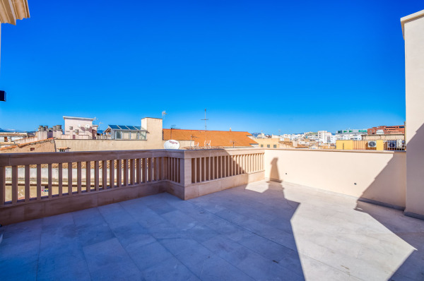 Luxurious duplex penthouse in a historic building in the old town of Palma image 7