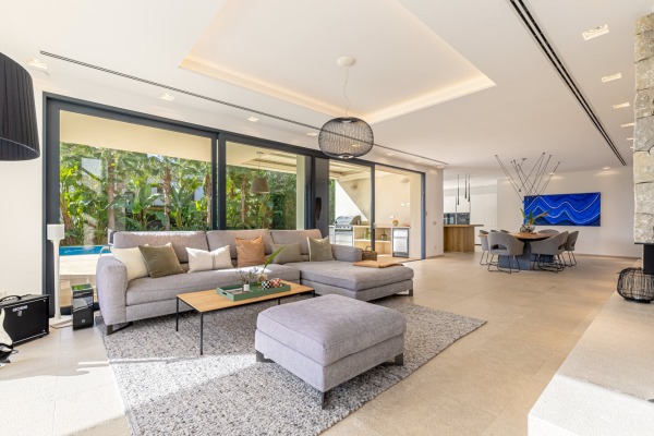 Exclusive luxury villa in modern architectural style in Santa Ponsa image 6