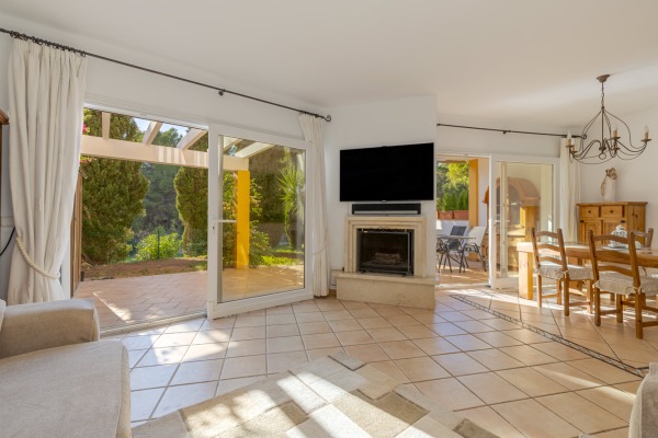 Terraced house in an exclusive golf course location in Camp de Mar image 4