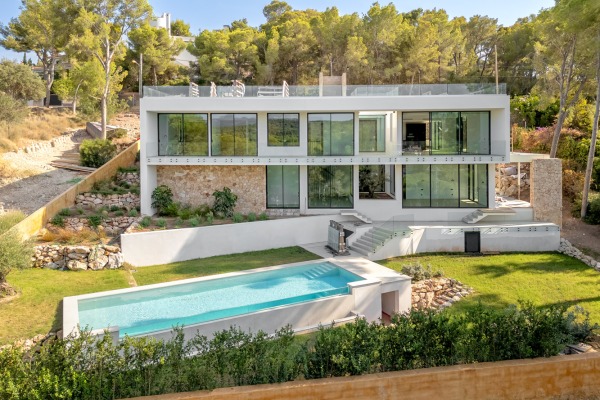 New development of a luxury villa with stunning panoramic views