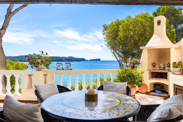 Exclusive apartment with stunning views right by the sea in Costa de la Calma image 2