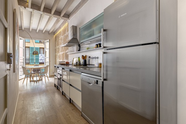 Stylish old apartment with modern furnishings in the heart of Palma image 3