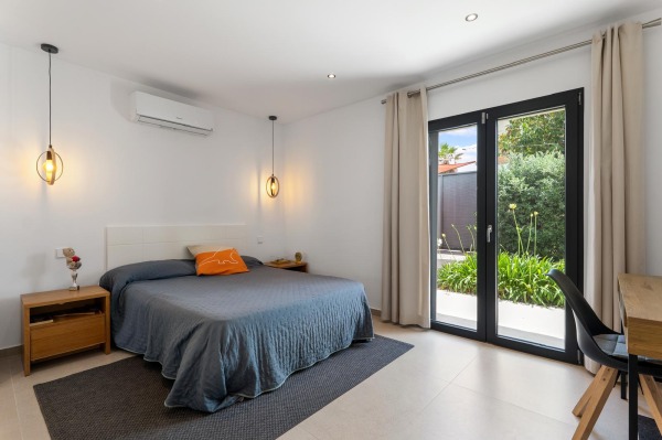Modern villa with pool near the sea in El Toro image 11