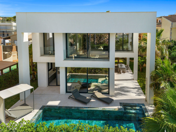 As good as new, modern luxury villa above Port Adriano image 2