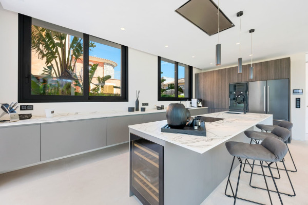 As good as new, modern luxury villa above Port Adriano image 4