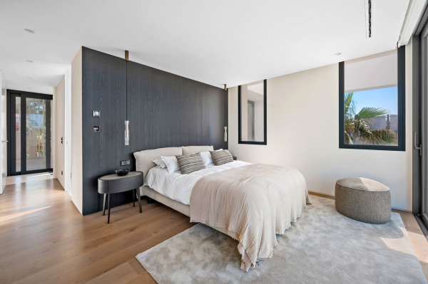 As good as new, modern luxury villa above Port Adriano image 7