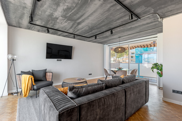 Sea view apartment with direct access to the marina from the complex image 5