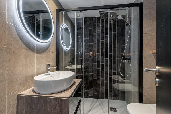 Sea view apartment with direct access to the marina from the complex image 12