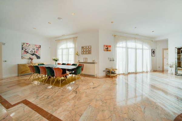 Mediterranean villa with holiday rental license in a sought-after location image 6
