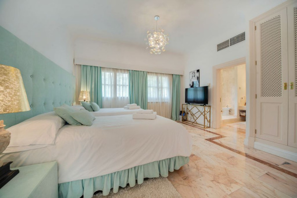 Mediterranean villa with holiday rental license in a sought-after location image 10