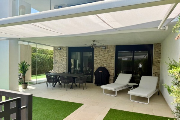 Ground floor apartment with private garden in Portocolom image 2