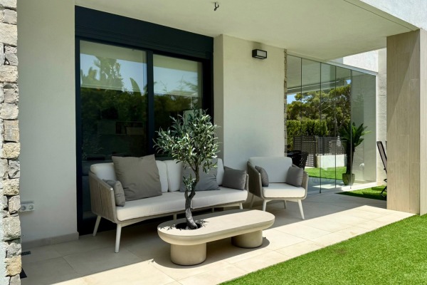 Ground floor apartment with private garden in Portocolom image 3