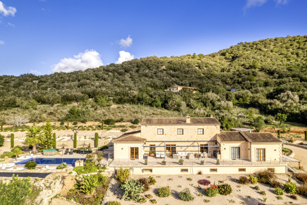 Exclusive finca property with fantastic panoramic views near Son Macia image 2