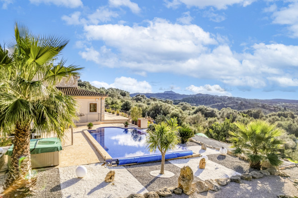 Exclusive finca property with fantastic panoramic views near Son Macia image 3