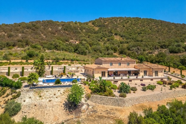 Exclusive finca property with fantastic panoramic views near Son Macia image 9