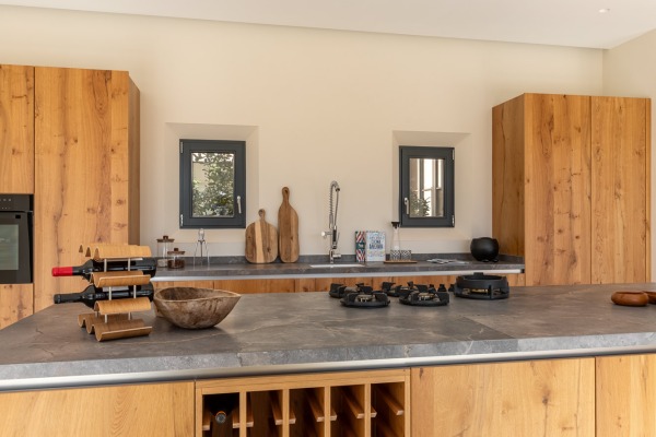 Luxuriously equipped new-build finca with large pool area in Campos image 2