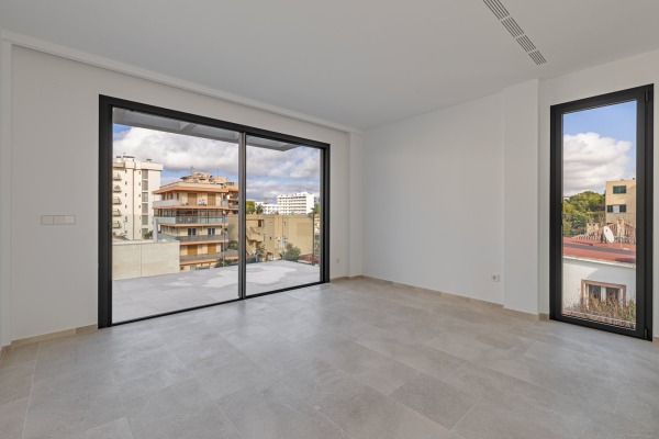 New-build penthouse with fantastic roof terrace including pool image 7
