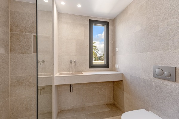 New-build penthouse with fantastic roof terrace including pool image 9