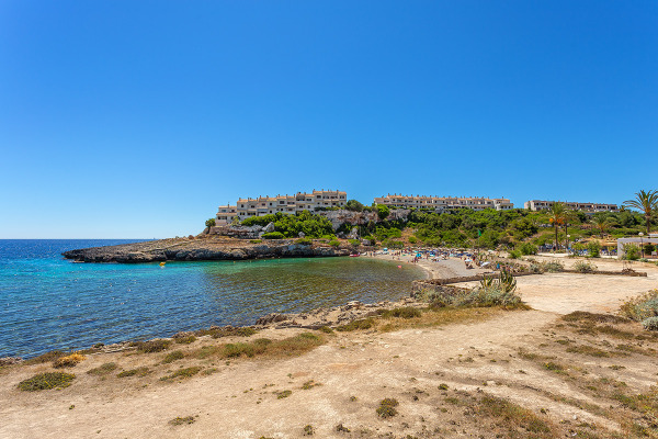 Modern, as-new apartment close to the beach in Cala Murada image 2