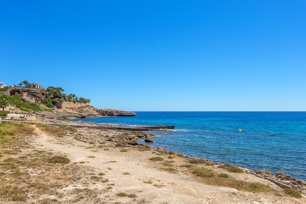 Modern, as-new apartment close to the beach in Cala Murada image 4