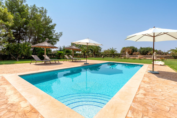 Stylish finca with pool and holiday rental licence in Lloseta image 3
