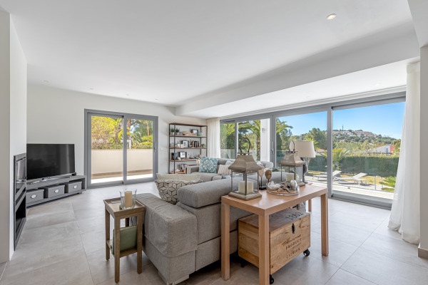 Exclusive, modernized villa with pool in Santa Ponsa image 5