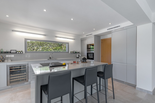 Exclusive, modernized villa with pool in Santa Ponsa image 6