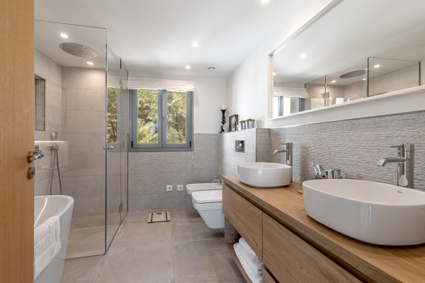 Exclusive, modernized villa with pool in Santa Ponsa image 9