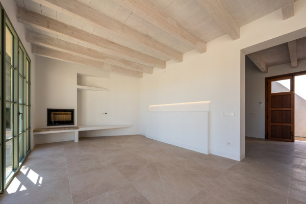 Modern new-build townhouse with large pool in Llubi image 6