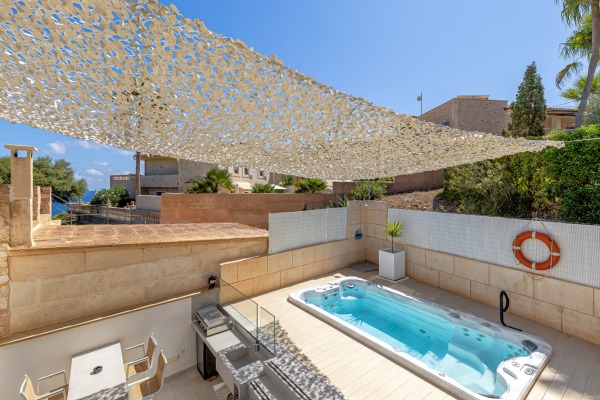 Two directly adjacent townhouses with holiday rental license in Cala Llombards image 2