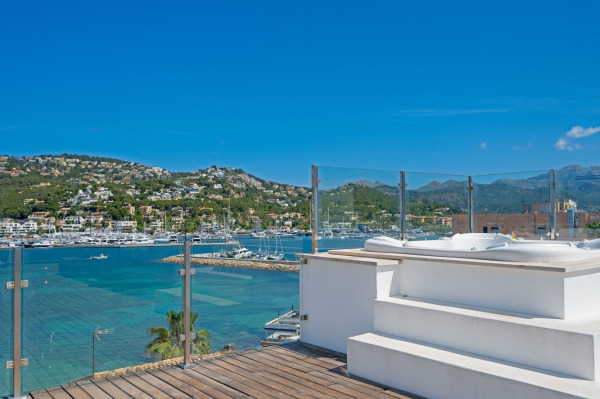 Exclusive penthouse with sea and harbor views in Port Andratx image 2