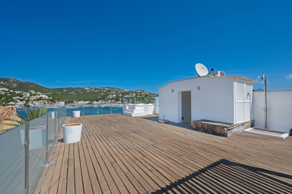 Exclusive penthouse with sea and harbor views in Port Andratx image 3