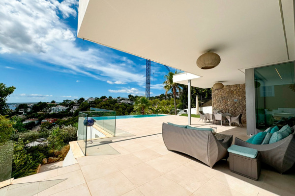 Minimalist sea view villa above the exclusive harbor of Puerto Portals image 7