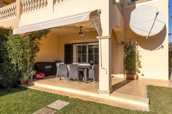 Semi-detached house with partial sea views and lots of privacy image 2