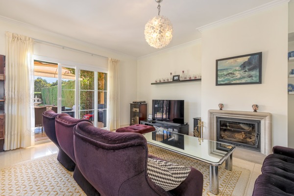 Semi-detached house with partial sea views and lots of privacy image 4