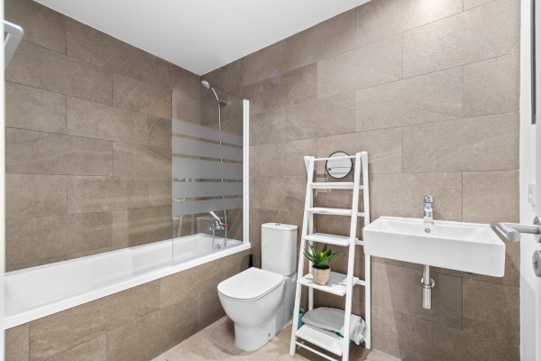 Penthouse apartment in mint condition in a modern residential complex image 9