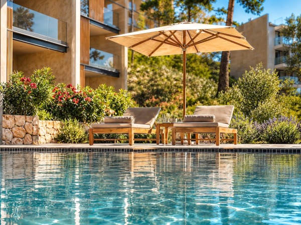 Exclusive new-build ground floor apartment with private garden & sea views image 2