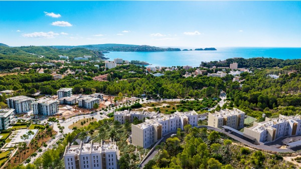 Exclusive new-build ground floor apartment with private garden & sea views image 10
