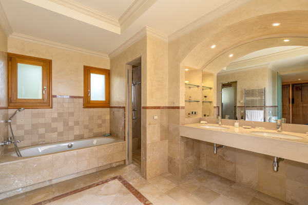 Mediterranean villa estate with partial sea view in the southwest of Mallorca image 10