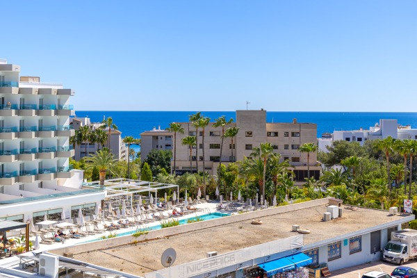 Apartment with a partial sea view within walking distance of the beach image 12